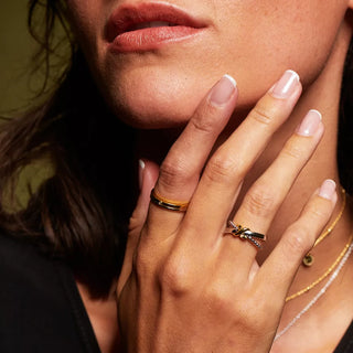 Pozlacený stříbrný prsten Hot Diamonds Parellel DR308